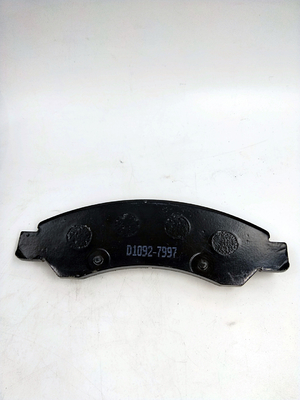 D1092 チェブロテ タホー シルベラド 1500 HD 乗組員タクシーピックアップのためのセラミックフロントブレーキパッド