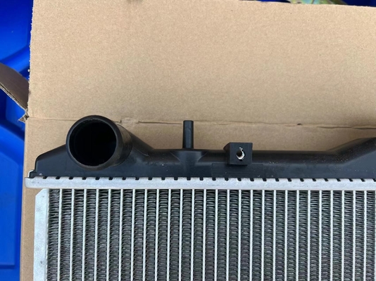 自動車ラジエータータンク グレートウォール ハヴァル H3 H5 H6 H8 H9 保証と性能