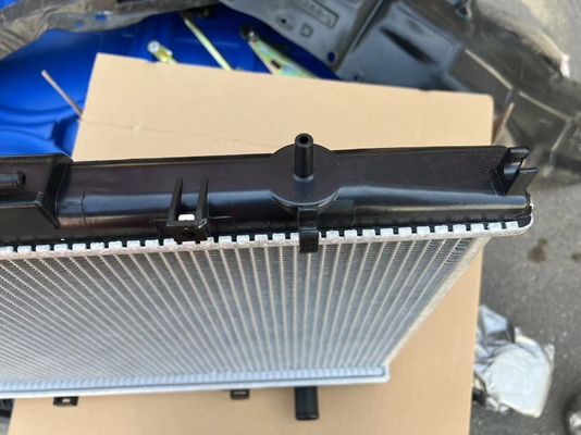 自動車ラジエータータンク グレートウォール ハヴァル H3 H5 H6 H8 H9 保証と性能