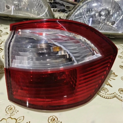BYD S6 赤 白 外装内装照明ソリューションのためのプラスチックLEDテールライト